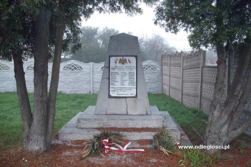 Pomnik poległych w 1942 roku - Rudniki